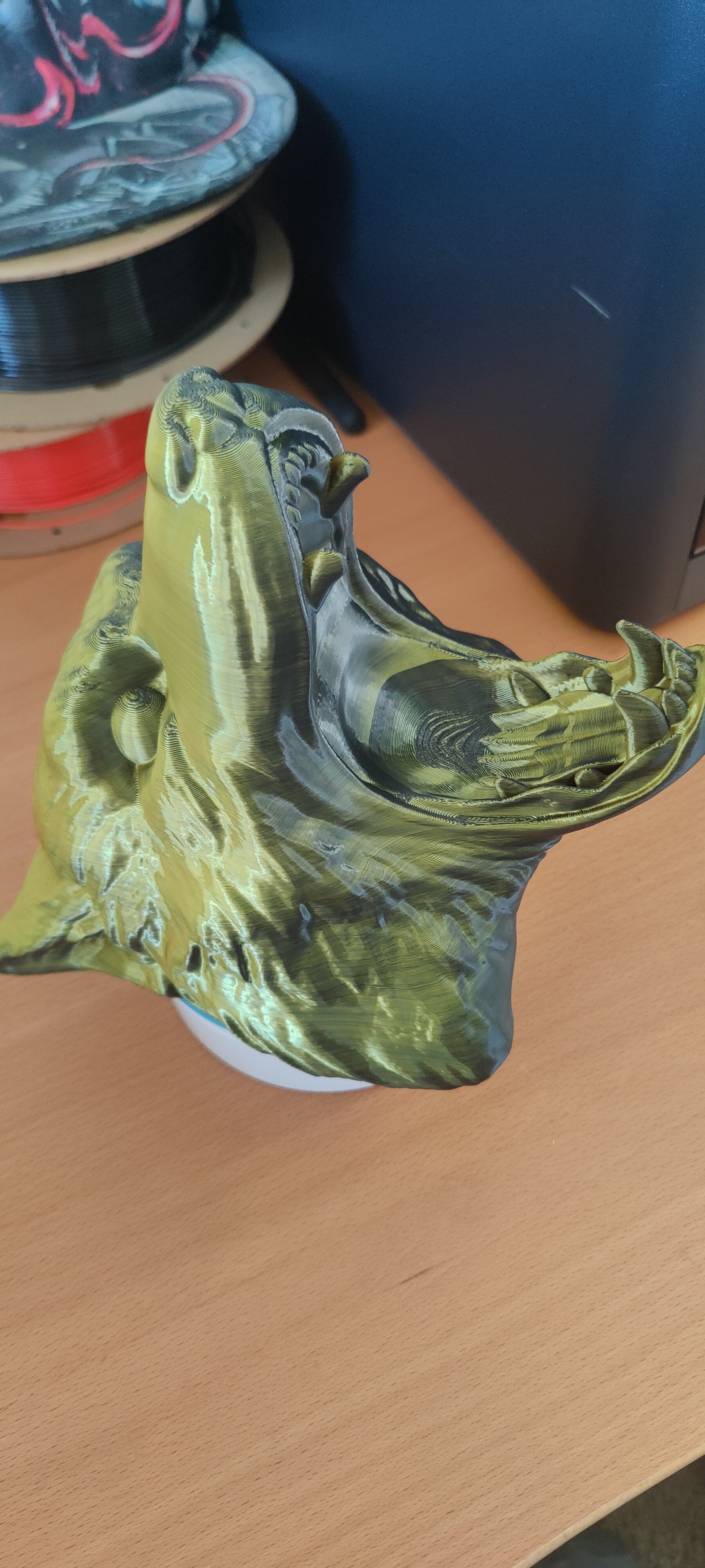 kekreations wolf head controller stand.
